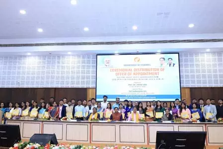 पारदर्शी भर्ती से Tripura में 20,248 सरकारी नौकरियां मिलीं पारदर्शी भर्ती से Tripura में 20,248 सरकारी नौकरियां मिलीं