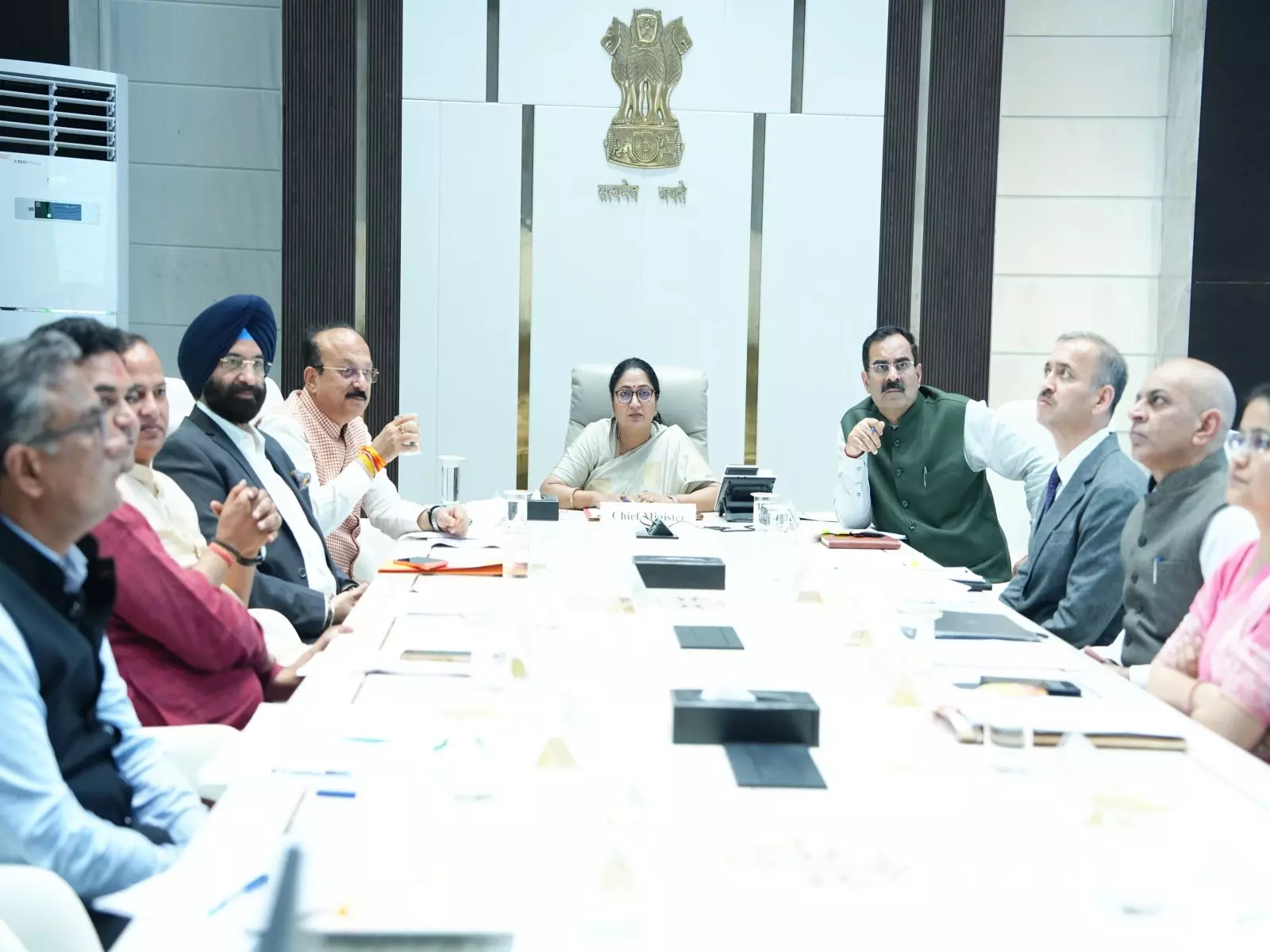 Delhi सरकार ने नजफगढ़ ड्रेन कॉरिडोर के विकास के लिए 453.95 करोड़ रुपये की परियोजना को मंजूरी दी Delhi सरकार ने नजफगढ़ ड्रेन कॉरिडोर के विकास के लिए 453.95 करोड़ रुपये की परियोजना को मंजूरी दी