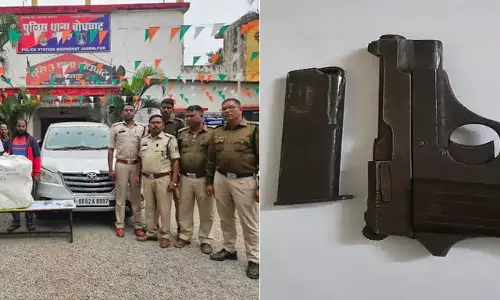पिस्टल लैस तस्कर गांजा के साथ गिरफ्तार, इनोवा कार जब्त