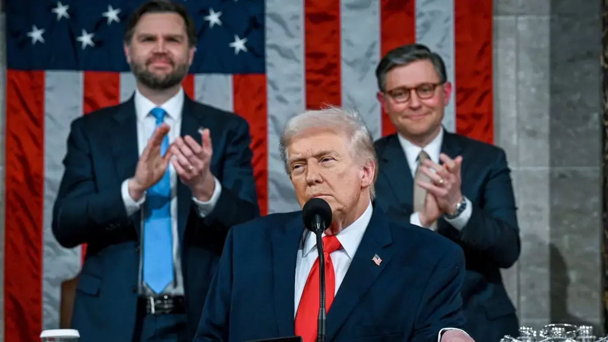 विदेशी देशों द्वारा चुकाए जाने वाले टैरिफ इनकम टैक्स की जगह लेंगे: Trump विदेशी देशों द्वारा चुकाए जाने वाले टैरिफ इनकम टैक्स की जगह लेंगे: Trump