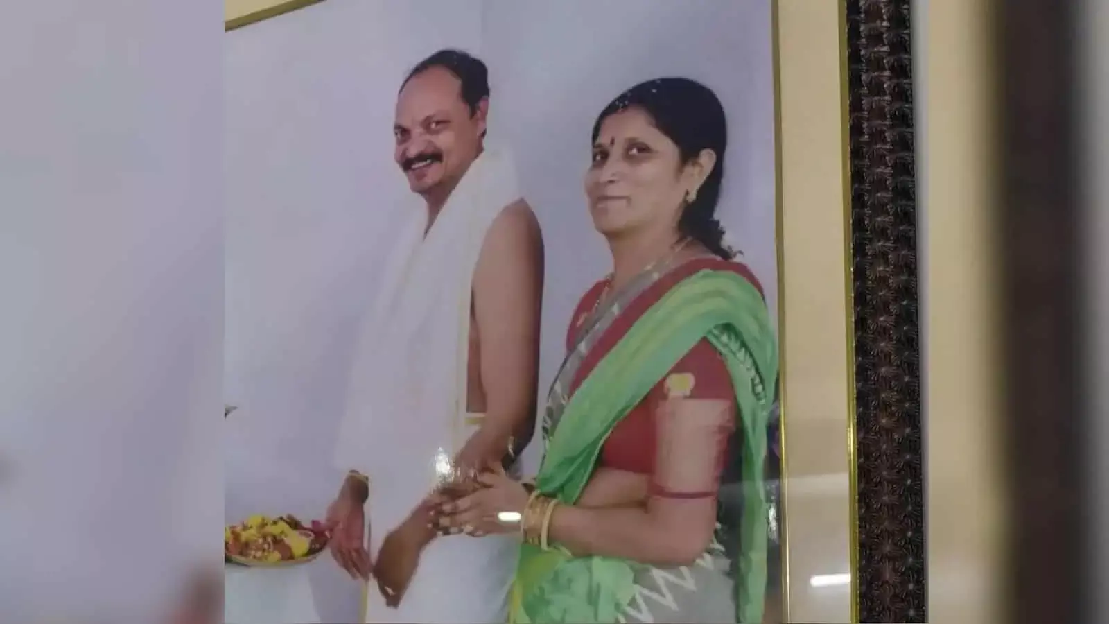 Hyderabad’s के अंबरपेट में बिरयानी होटल के मालिक के परिवार ने आत्महत्या कर ली Hyderabad’s के अंबरपेट में बिरयानी होटल के मालिक के परिवार ने आत्महत्या कर ली