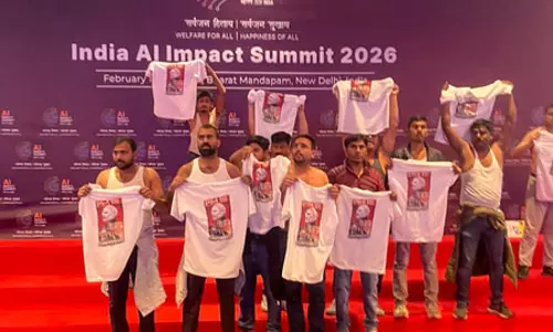 पूर्व डीजीपी ने एआई समिट में यूथ कांग्रेस के शर्टलेस प्रदर्शन को बताया शर्मनाक, सख्त कार्रवाई की मांग पूर्व डीजीपी ने एआई समिट में यूथ कांग्रेस के शर्टलेस प्रदर्शन को बताया शर्मनाक, सख्त कार्रवाई की मांग
