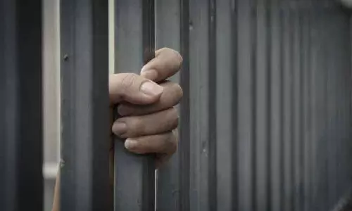 Uzbek national से $7,200 चुराने के आरोप में एक व्यक्ति और उसके 2 बेटे गिरफ्तार Uzbek national से $7,200 चुराने के आरोप में एक व्यक्ति और उसके 2 बेटे गिरफ्तार