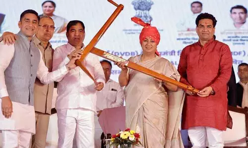 मुख्यमंत्री ने Mundka में 264 करोड़ रुपये की 49 विकास परियोजनाओं का शिलान्यास किया