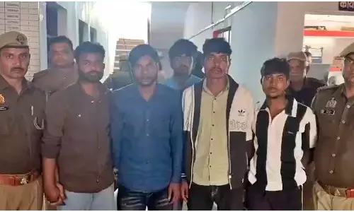 OMG! पुलिस ने गिरफ्तार किए 5 बाल चोर, अजीबोगरीब घटना सामने आई, VIDEO OMG! पुलिस ने गिरफ्तार किए 5 बाल चोर, अजीबोगरीब घटना सामने आई, VIDEO
