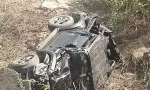 Faridabad:स्टंट के चक्कर में खाई में गिरी थार, नाबालिग की मौत Faridabad:स्टंट के चक्कर में खाई में गिरी थार, नाबालिग की मौत