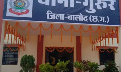 सरकारी कर्मचारी पति का अफेयर, फंदे पर झूली पत्नी