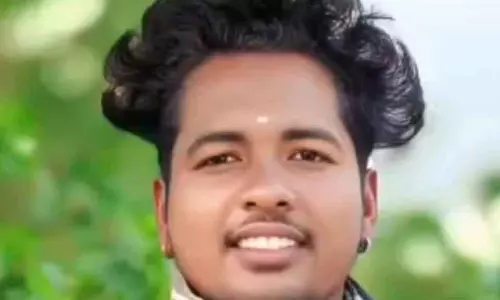 Tamil Nadu : मंडप बनाते समय करंट लगने से युवक की मौत Tamil Nadu : मंडप बनाते समय करंट लगने से युवक की मौत