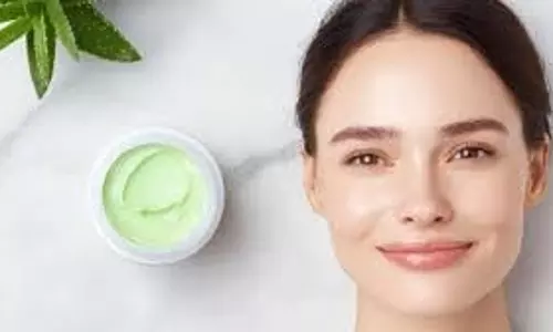 Skin Care: स्किन की 4 समस्याओं की दवा है एलोवेरा जेल, जानिए कैसे करें इस्तेमाल Skin Care: स्किन की 4 समस्याओं की दवा है एलोवेरा जेल, जानिए कैसे करें इस्तेमाल
