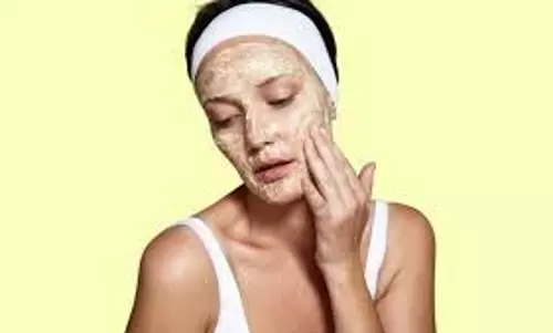 Beauty tips: बेजान और डल स्किन के लिए रामबाण है मुल्तानी मिट्टी, जानें सही तरीके से कैसे करें इस्तेमाल Beauty tips: बेजान और डल स्किन के लिए रामबाण है मुल्तानी मिट्टी, जानें सही तरीके से कैसे करें इस्तेमाल