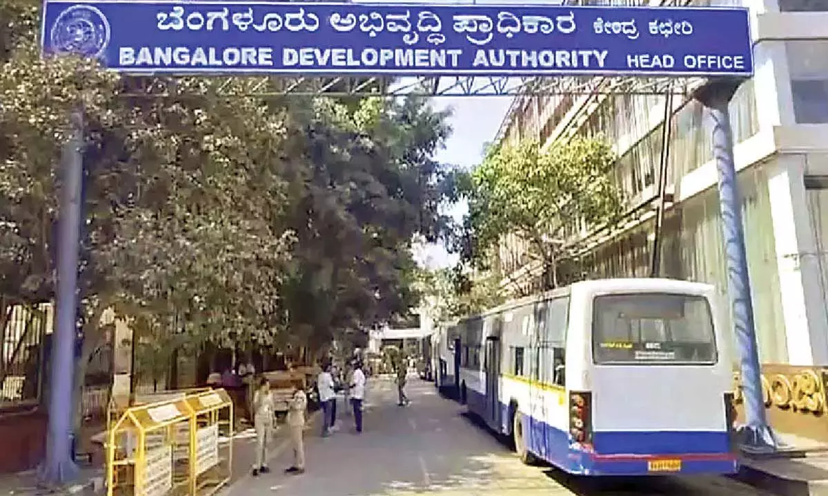 Karnataka: बीडीए ने 2.5% से 10% तक के नए ग्रेडेड स्लैब पेश किए Karnataka: बीडीए ने 2.5% से 10% तक के नए ग्रेडेड स्लैब पेश किए