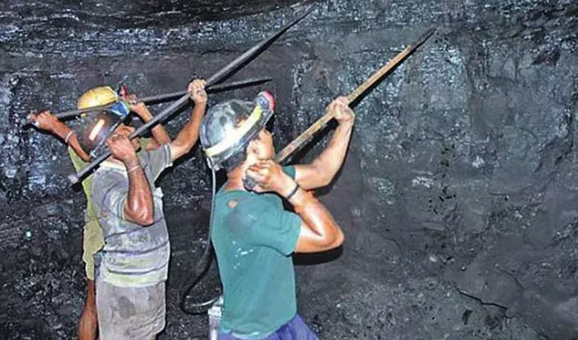Godavarikhani खदान दुर्घटना में सिंगरेनी का मज़दूर घायल Godavarikhani खदान दुर्घटना में सिंगरेनी का मज़दूर घायल