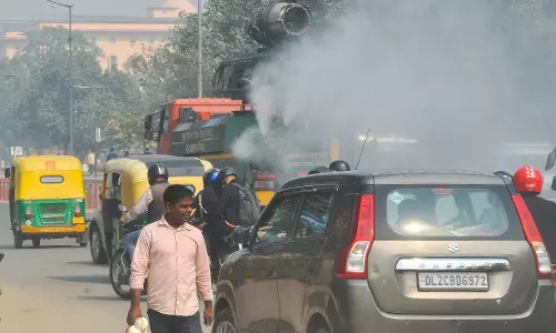 Delhi में हवा की क्वालिटी खराब बनी हुई है, तापमान असामान्य रूप से बढ़ रहा