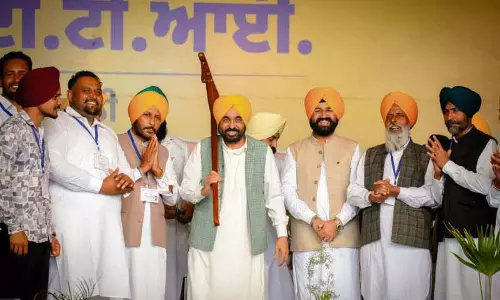 CM Bhagwant Mann ने 8 मार्च को बजट में महिलाओं के लिए मंथली स्टाइपेंड के संकेत दिए CM Bhagwant Mann ने 8 मार्च को बजट में महिलाओं के लिए मंथली स्टाइपेंड के संकेत दिए