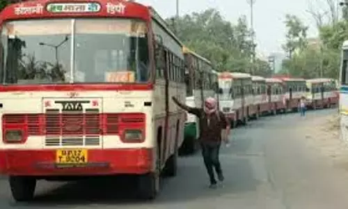 Lucknow: होली पर अतिरिक्त बसों की व्यवस्था, बस संचालन में विस्तार Lucknow: होली पर अतिरिक्त बसों की व्यवस्था, बस संचालन में विस्तार