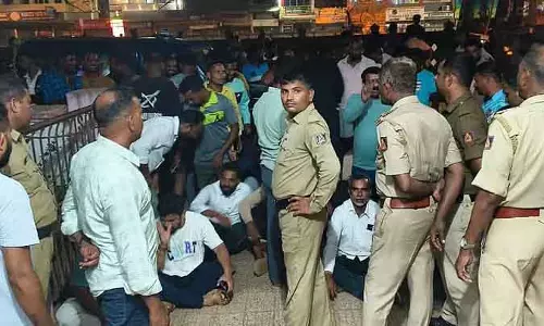 Hindu घरों पर पथराव: सात लड़के गिरफ्तार