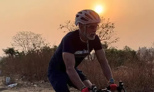 Milind Soman-Ankita Konwar का एडवेंचर, पन्हाला किले पर लंबी साइकिल राइड
