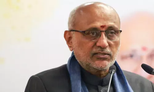 जम्मू-कश्मीर के दो दिवसीय दौरे पर उपराष्ट्रपति सीपी राधाकृष्णन, सुरक्षा के कड़े इंतजाम जम्मू-कश्मीर के दो दिवसीय दौरे पर उपराष्ट्रपति सीपी राधाकृष्णन, सुरक्षा के कड़े इंतजाम