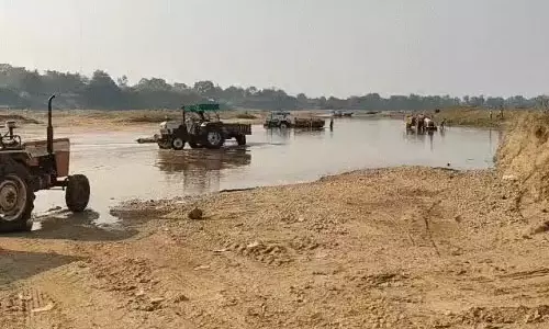 अरपा नदी में रेत उत्खनन जोरों पर, खनिज विभाग मौन