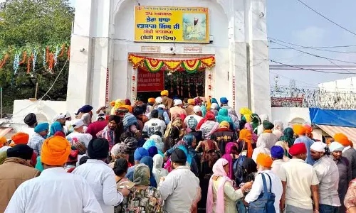 Dera Baba Barbhaag Singh तीर्थस्थल पर होला मोहल्ला मेला शुरू हो गया है