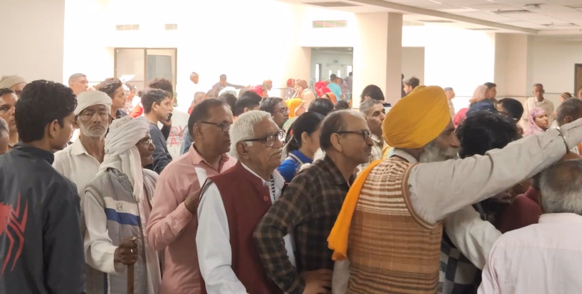 Bhiwani: भिवानी मेडिकल कॉलेज में भीड़, मौसमी बीमारियों का प्रकोप Bhiwani: भिवानी मेडिकल कॉलेज में भीड़, मौसमी बीमारियों का प्रकोप