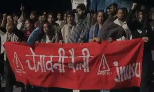 JNUSU के पूर्व अध्यक्ष ने दलितों पर कथित टिप्पणी को लेकर कुलपति के खिलाफ शिकायत दर्ज कराई JNUSU के पूर्व अध्यक्ष ने दलितों पर कथित टिप्पणी को लेकर कुलपति के खिलाफ शिकायत दर्ज कराई