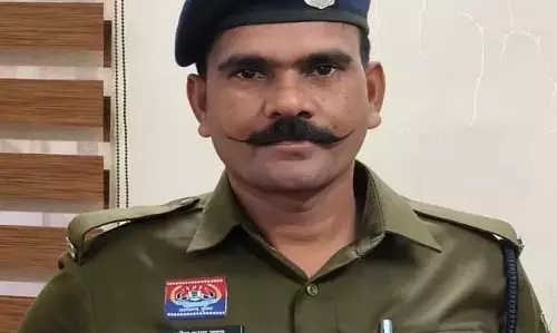 2 पुलिसकर्मियों की मौत, तेज रफ़्तार वाहन ने लिया चपेट में 2 पुलिसकर्मियों की मौत, तेज रफ़्तार वाहन ने लिया चपेट में
