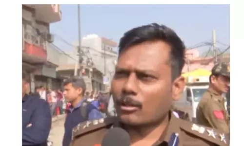 Delhi पुलिस के मुताबिक, चंदन पार्क इलाके में एक व्यक्ति ने अपनी पत्नी और तीन बच्चों की हत्या कर दी