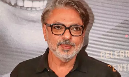 Sanjay Leela Bhansali पूरी तरह स्वस्थ, टीम ने दी जानकारी Sanjay Leela Bhansali पूरी तरह स्वस्थ, टीम ने दी जानकारी