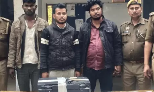 OMG! नकली नोट छापकर बाजार में खपाने वाले गिरोह का पुलिस ने पर्दाफाश किया, तीन आरोपी पकड़े गए OMG! नकली नोट छापकर बाजार में खपाने वाले गिरोह का पुलिस ने पर्दाफाश किया, तीन आरोपी पकड़े गए