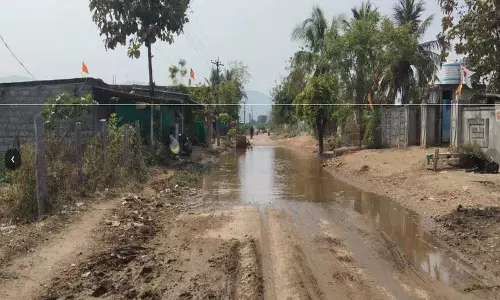 Kothathandap गांव वालों को बारिश की वजह से मुश्किलों का सामना करना पड़ रहा Kothathandap गांव वालों को बारिश की वजह से मुश्किलों का सामना करना पड़ रहा