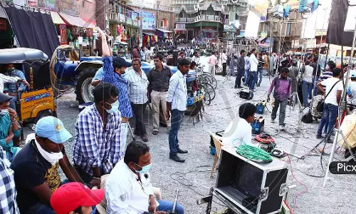 Indore : IPL के बड़े कमर्शियल के आने से ऐतिहासिक राजवाड़ा सुर्खियों में Indore : IPL के बड़े कमर्शियल के आने से ऐतिहासिक राजवाड़ा सुर्खियों में