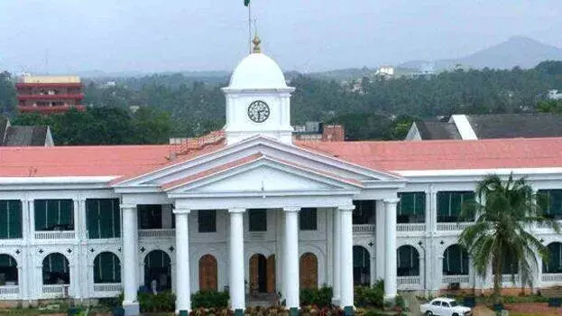 Kerala कैबिनेट ने जेबी कोशी आयोग की रिपोर्ट को सैद्धांतिक मंजूरी दी Kerala कैबिनेट ने जेबी कोशी आयोग की रिपोर्ट को सैद्धांतिक मंजूरी दी