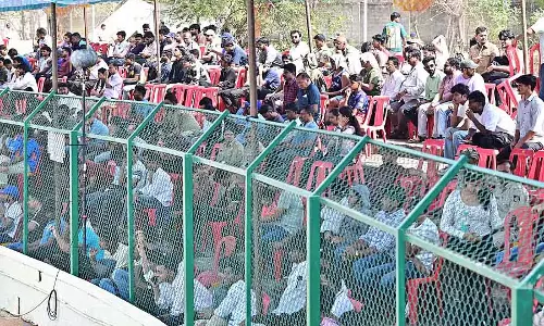Hubli : चिलचिलाती गर्मी में भी दर्शकों का उत्साह कम नहीं हुआ