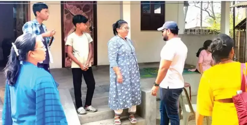 Jalpaiguri: हेपाटाइटिस के बीच अंधविश्वास पर प्रहार Jalpaiguri: हेपाटाइटिस के बीच अंधविश्वास पर प्रहार
