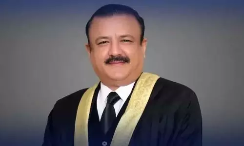 Islamabad HC ने फ़र्ज़ी लॉ डिग्री के मामले में जज को हटाया Islamabad HC ने फ़र्ज़ी लॉ डिग्री के मामले में जज को हटाया