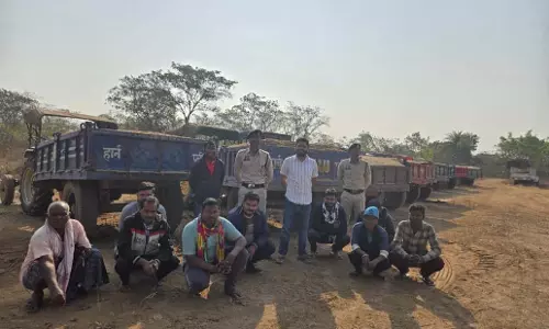 CG BREAKING: रेत के अवैध परिवहन पर बड़ी कार्रवाई, 12 ट्रैक्टर जब्त