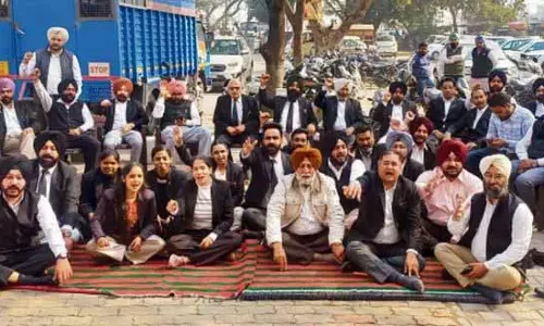 Fatehgarh Sahib डिस्ट्रिक्ट बार एसोसिएशन की हड़ताल तीसरे दिन भी जारी, केस लड़ने वालों को परेशानी
