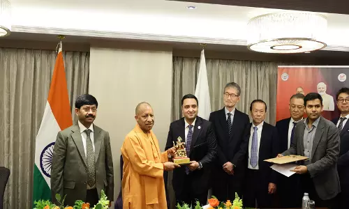 योगी ने Tokyo में सुजुकी और मिंडा कॉर्पोरेशन से मुलाकात की योगी ने Tokyo में सुजुकी और मिंडा कॉर्पोरेशन से मुलाकात की