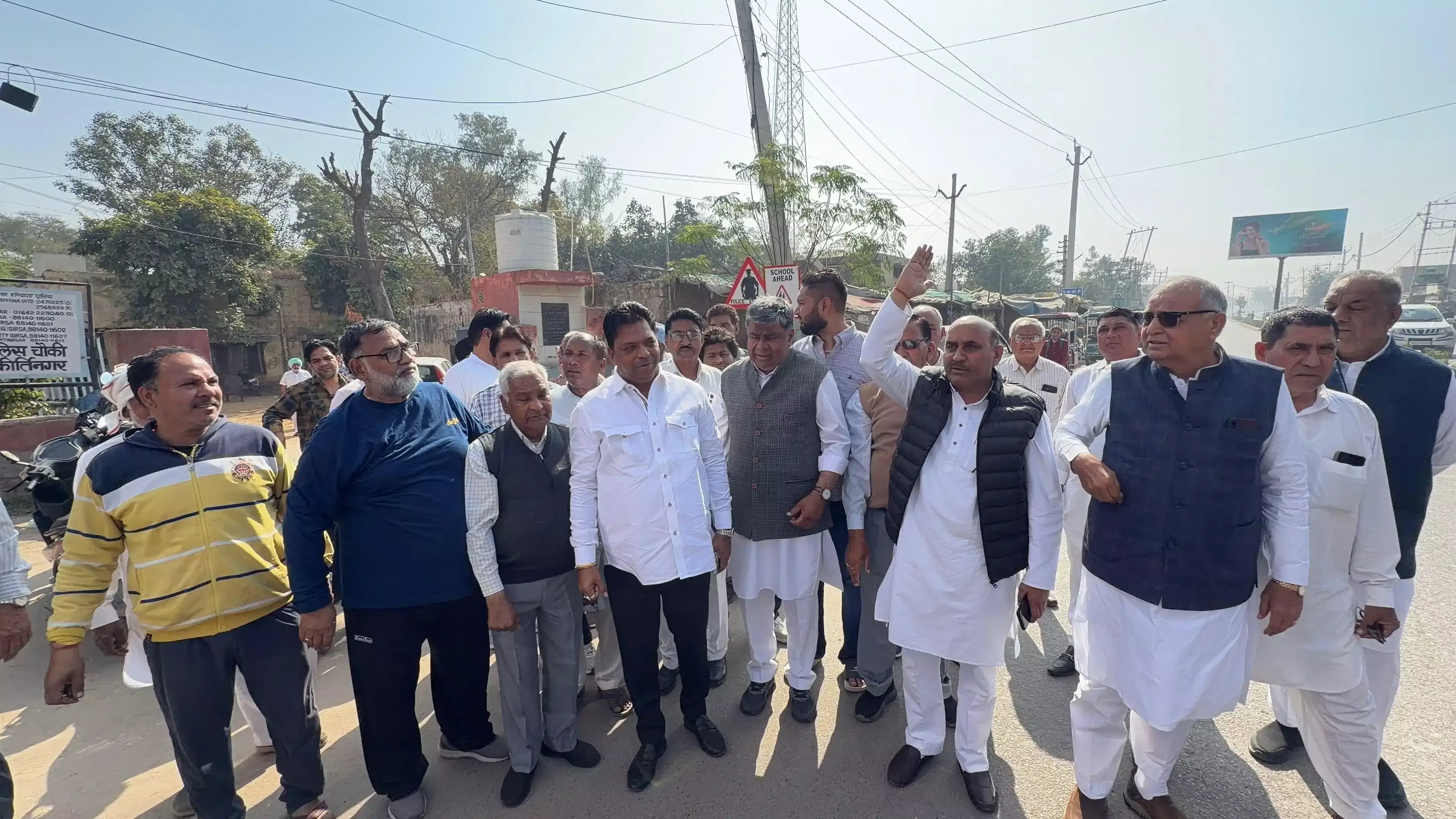 Sirsa: कांग्रेस कार्यकर्ता हिरासत में, सियासी माहौल गरमाया Sirsa: कांग्रेस कार्यकर्ता हिरासत में, सियासी माहौल गरमाया