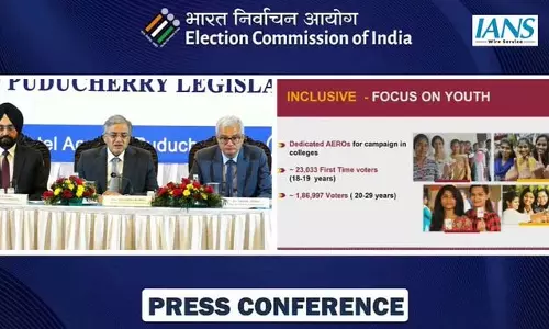Puducherry में युवा मतदाताओं पर ज़ोर, पहले वोटरों को EPIC कार्ड वितरित