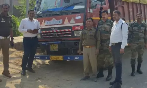 Farrukhabad: परिवहन विभाग का सख्त अभियान, नियम उल्लंघन पर शिकंजा Farrukhabad: परिवहन विभाग का सख्त अभियान, नियम उल्लंघन पर शिकंजा