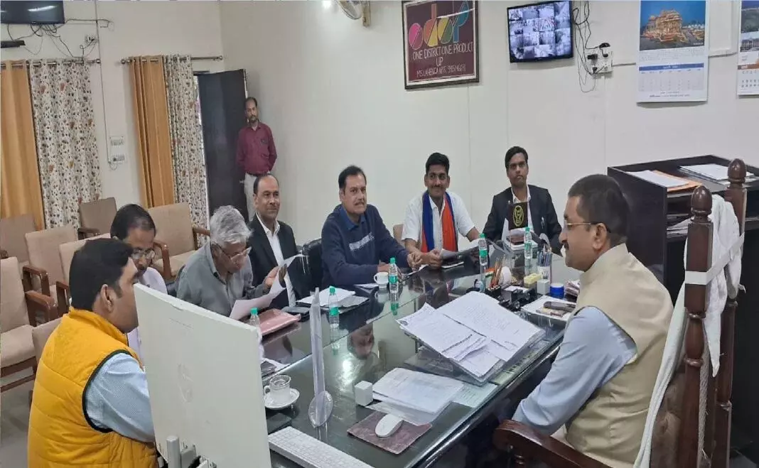 Farrukhabad: स्टांप चोरी मामले में केस दर्ज करने के निर्देश Farrukhabad: स्टांप चोरी मामले में केस दर्ज करने के निर्देश