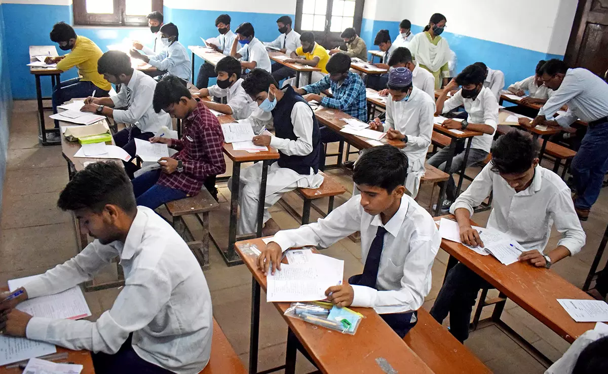 Chandigarh: HBSE बोर्ड परीक्षा में नकल रोकने को विशेष अभियान Chandigarh: HBSE बोर्ड परीक्षा में नकल रोकने को विशेष अभियान