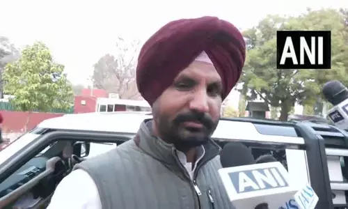 प्रमुख अमरिंदर सिंह राजा वारिंग ने पुलिसकर्मियों की हत्या पर व्यक्त की संवेदनाएँ प्रमुख अमरिंदर सिंह राजा वारिंग ने पुलिसकर्मियों की हत्या पर व्यक्त की संवेदनाएँ