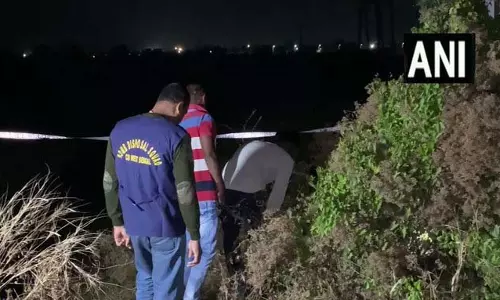 सैंथिया रेलवे स्टेशन के पास बम की सूचना से ट्रेनों की आवाजाही प्रभावित, RPF और GRP सक्रिय सैंथिया रेलवे स्टेशन के पास बम की सूचना से ट्रेनों की आवाजाही प्रभावित, RPF और GRP सक्रिय