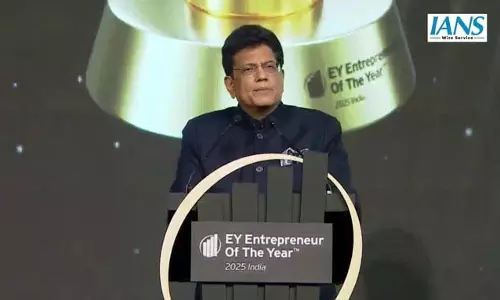 EY Entrepreneur of the Year 2026: पीयूष गोयल ने युवा और एआई नवाचार पर जोर दिया EY Entrepreneur of the Year 2026: पीयूष गोयल ने युवा और एआई नवाचार पर जोर दिया
