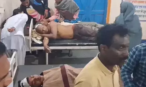 CG BREAKING: सगाई समारोह से लौट रही खाई में पलटी, 25-30 ग्रामीण घायल