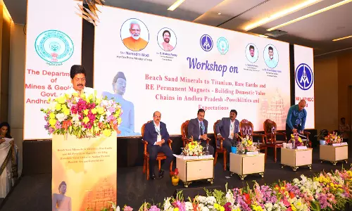 Andhra Pradesh समुद्र तट की रेत के खनिजों से वैश्विक टाइटेनियम और दुर्लभ पृथ्वी धातुओं का केंद्र स्थापित करेगा