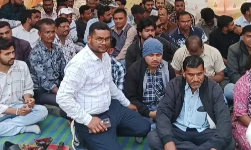Anuppur: सरकार और पटवारियों में टकराव, 9 और पटवारी निलंबित Anuppur: सरकार और पटवारियों में टकराव, 9 और पटवारी निलंबित